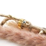 Goldener Charm-Ring Naturstein Moos-Achat