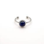 Ring Naturstein Lapislazuli Silber Weißer Hintergrund