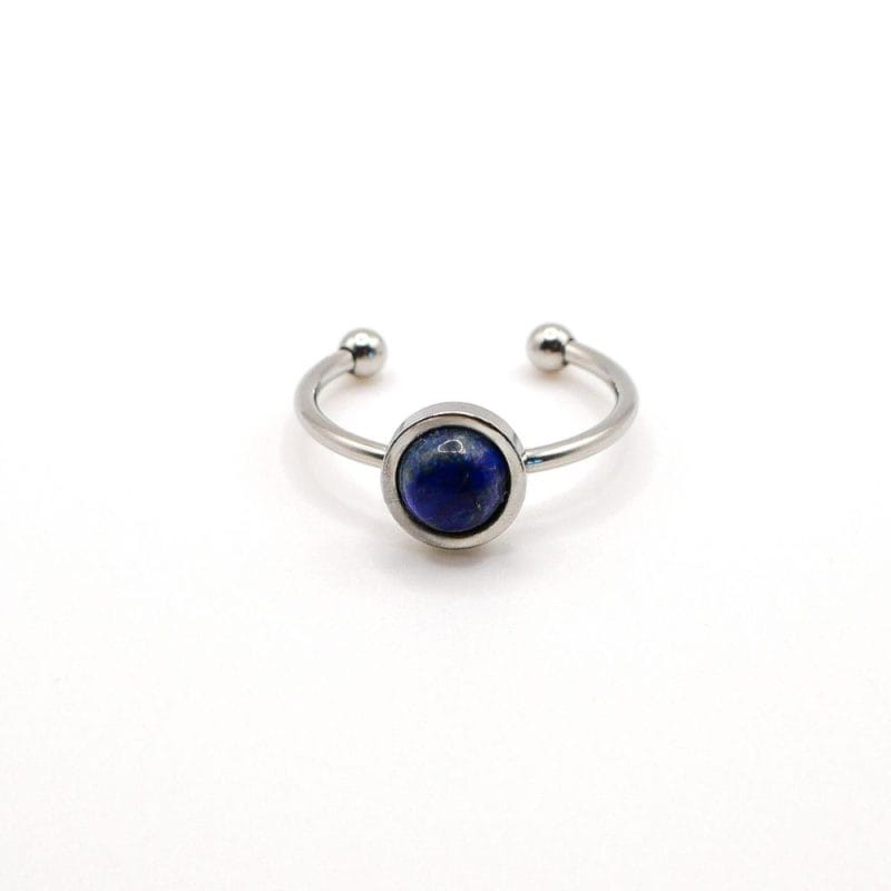 Ring Naturstein Lapislazuli Silber Weißer Hintergrund